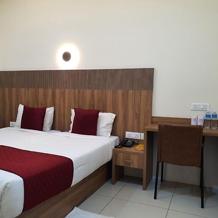 Hotel Deepakam Inn Palakkad Exterior photo